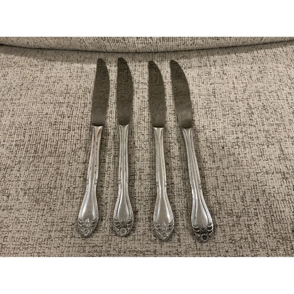 Vintage Stainless Japan Floral Scroll Dinner Knives Serrated Set of 4 Silverware
